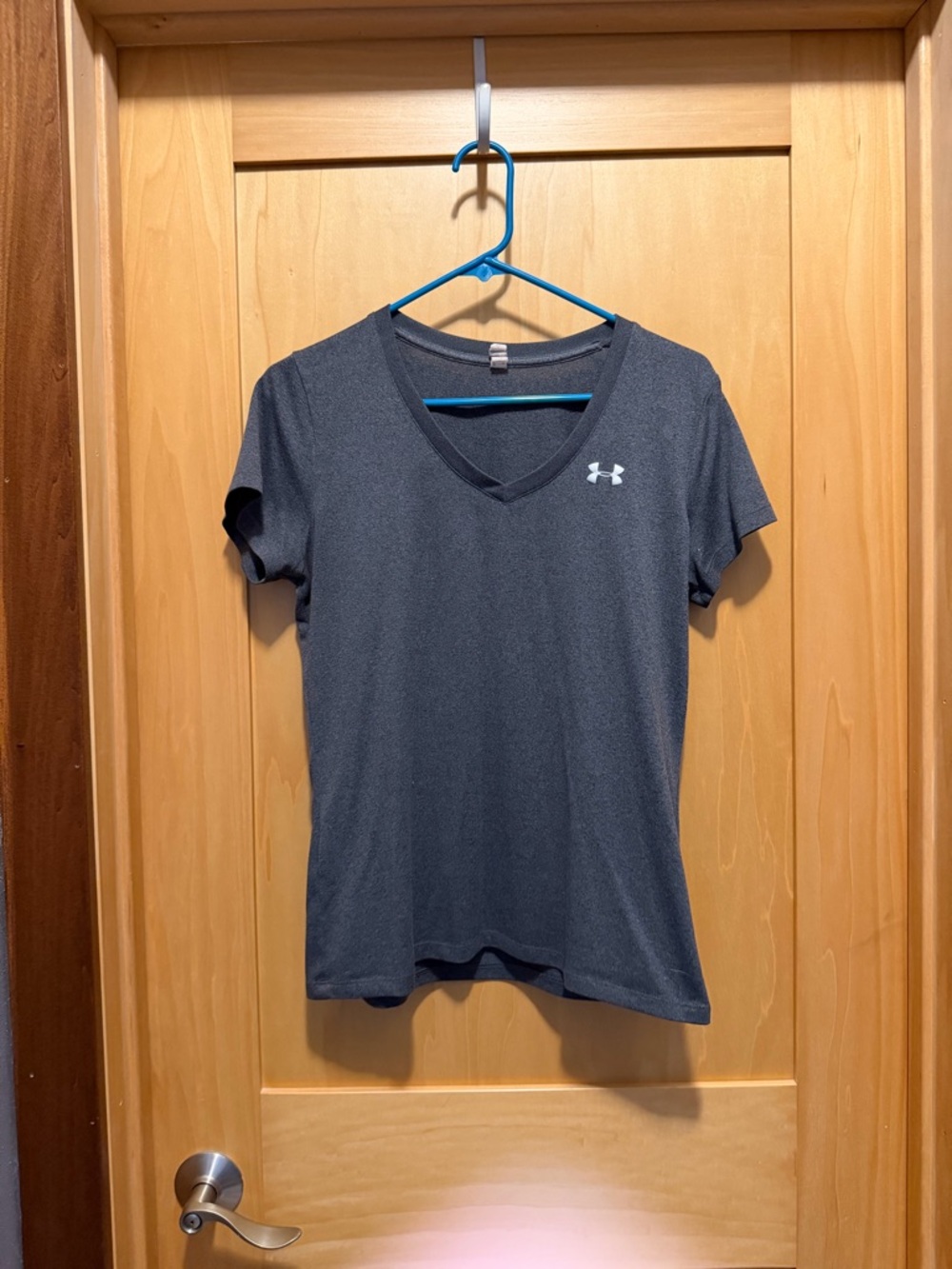 Under Armour Women’s V-Neck Short Sleeve Performance Tee - heather dark grey